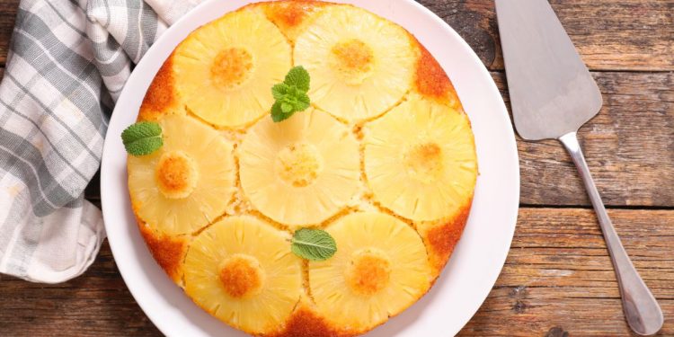 Torta all'ananas soffice e profumata