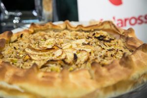 Torta rustica con prosciutto cotto: una variante ricca