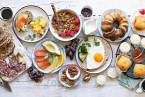 Brunch: che cos’è, cibi, ricette e idee per un buffet sano