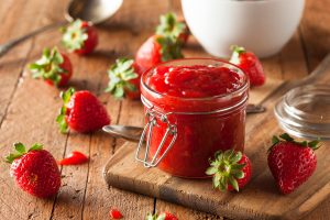Marmellata di fragole, tre ricette facili per una dolce colazione