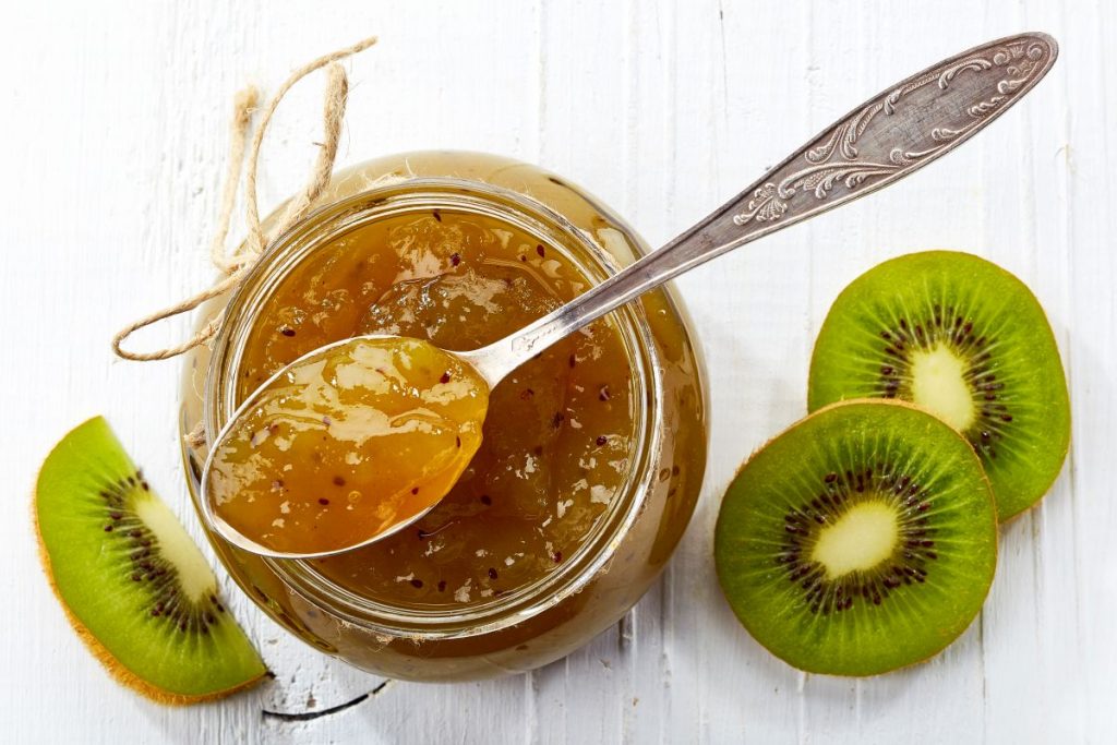 Marmellata di kiwi fatta in casa, un pieno di vitamina per la tua prima colazione 3 Marmellata di kiwi, dolce e gustosa