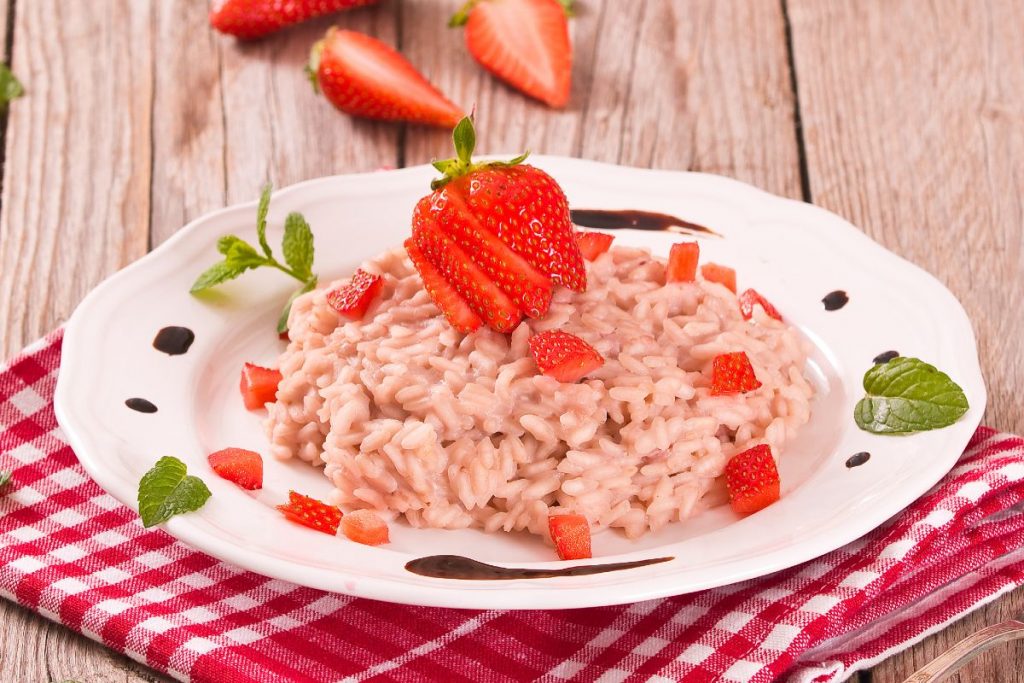 Risotto alle fragole: una ricetta inedita e intrigante 4 risotto alle fragole