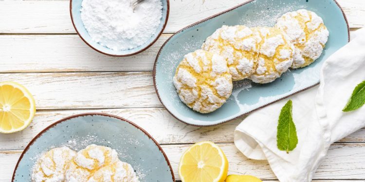 Biscotti al limone i dolcetti profumati e morbidi