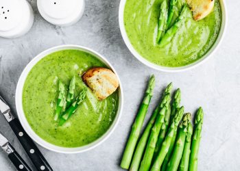 Crema di asparagi un piatto leggero e gustoso