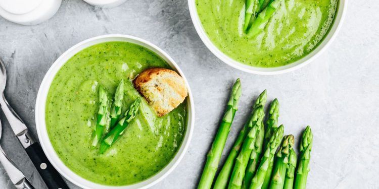 Crema di asparagi un piatto leggero e gustoso