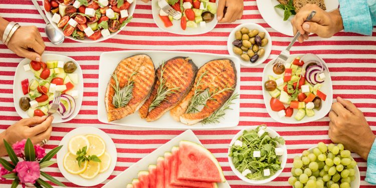 dieta mediterranea: cos'è, cosa mangiare, benefici, esempio di menù da 1500 calorie