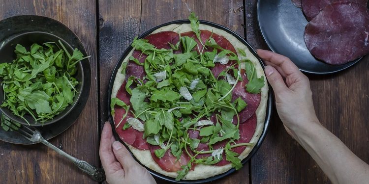 focaccia con bresaola e grana