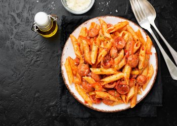 Pasta alla zozzona un goloso primo piatto romano