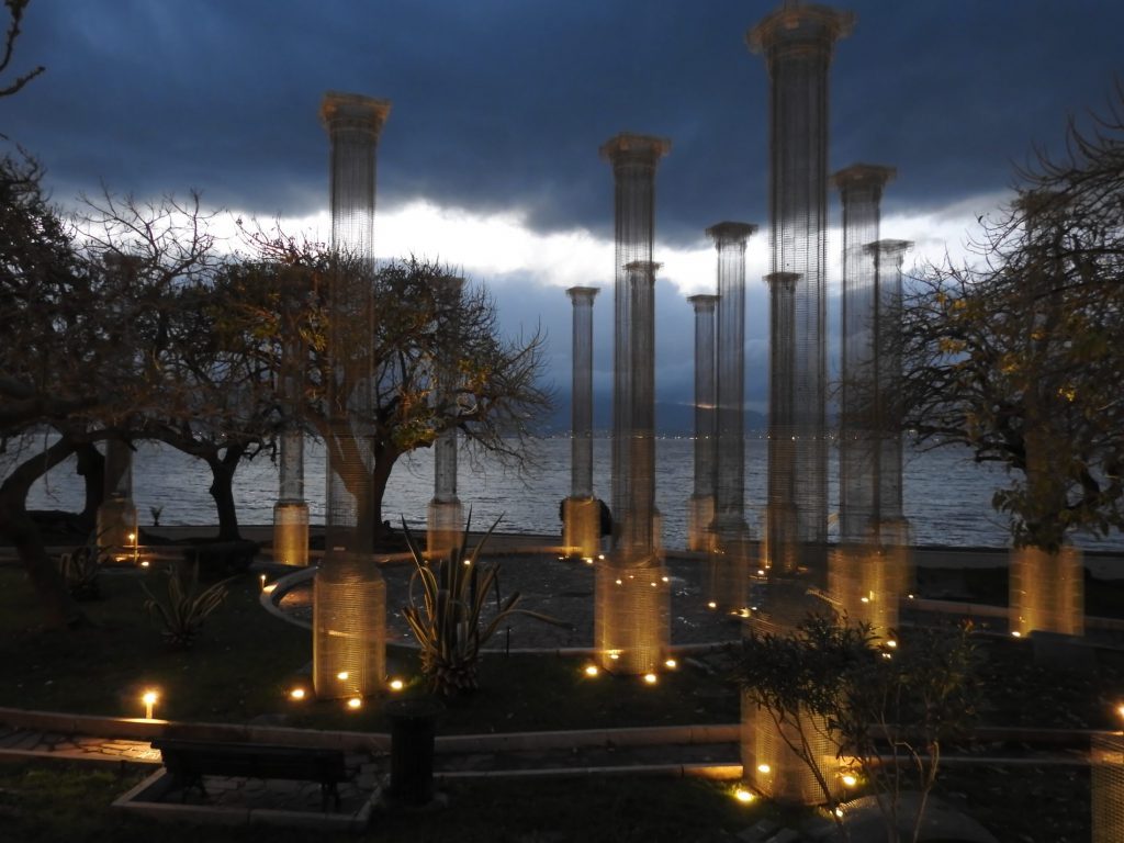 reggio calabria lungomare colonne trasparenti di tresoldi 2