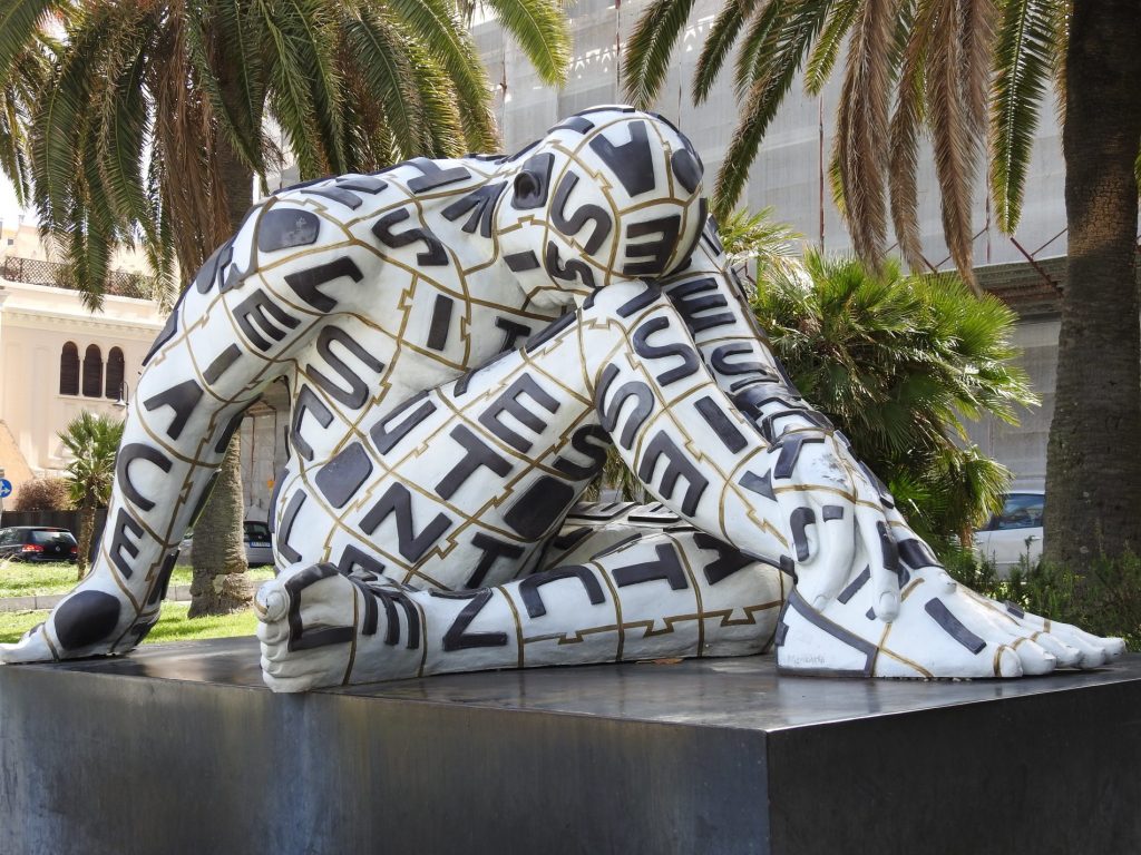 reggio calabria lungomare sculture di rabarama 4