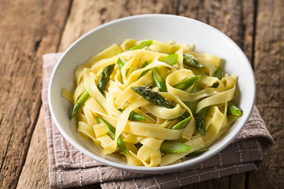 ricetta pasta con asparagi