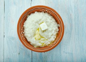 Riso al latte cremoso:  un primo piatto semplice e veloce