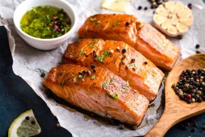Salmone al cartoccio, un secondo gustoso, nutriente e leggero