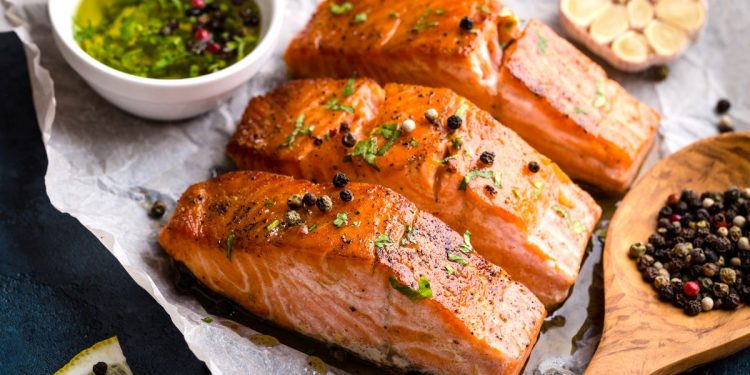 salmone al cartoccio un secondo leggero e appetitoso