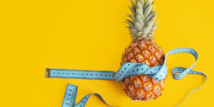 dieta dell'ananas: cos'è, come funziona, cos mangiare. menu per 3 giorni, rischi e parere del nutrizionista
