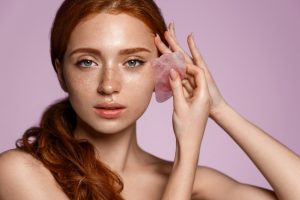Gua sha: cos’è, come si usa, tecnica del massaggio, i migliori prodotti