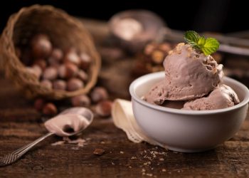 Gelato alla nocciola, il dessert fresco e goloso