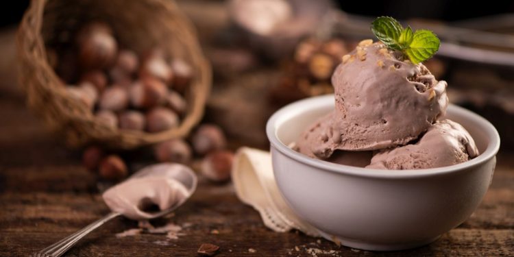 Gelato alla nocciola, il dessert fresco e goloso