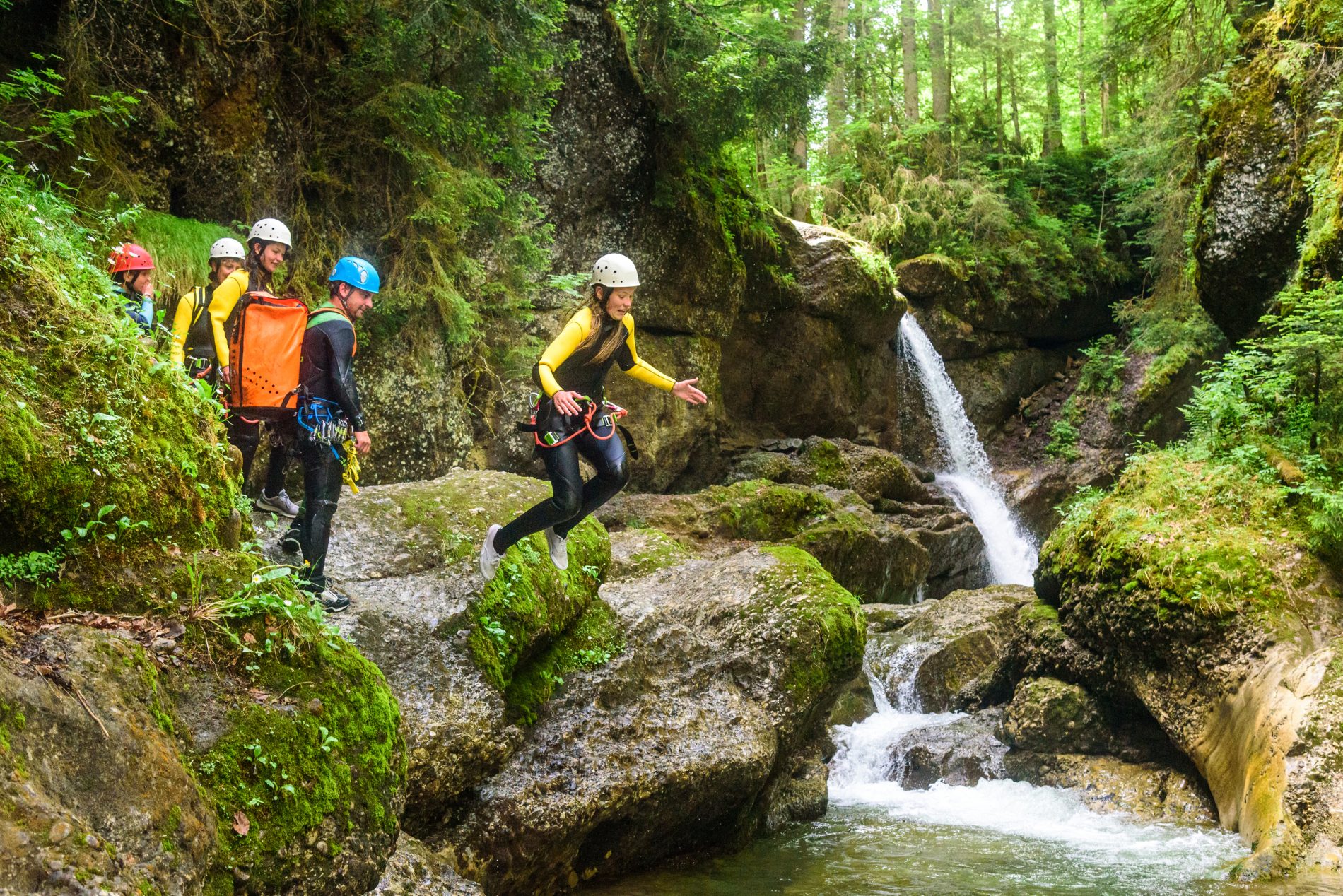 canyoning: che cos'è, benefici, allenamento e abbigliamento