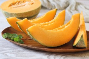 Melone: proprietà, calorie e a cosa fa bene