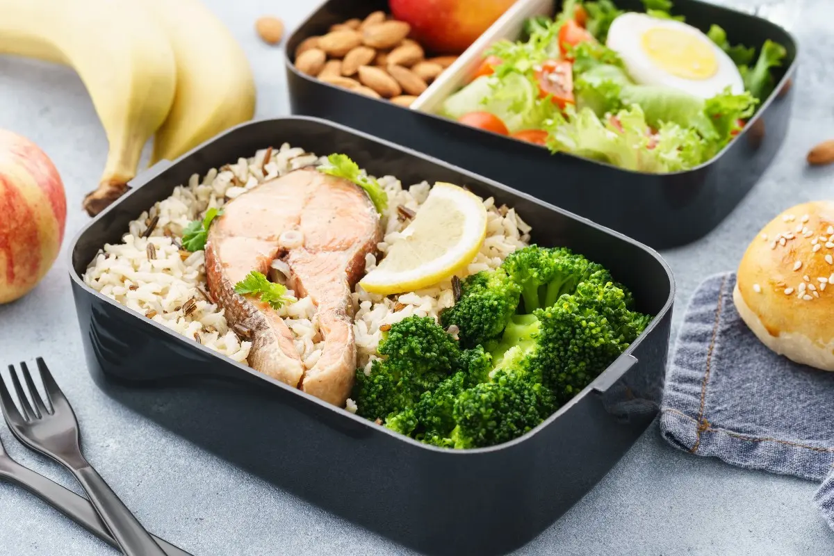 Porta Pranzo 1,2L, Lunch Box Ermetico con 4 Scomparti e Posate, Sicuro per  Microonde, Lavastoviglie, Portapranzo Ufficio, Bento Lunchbox Prova di  Perdite per Adulti, Schiscetta Pranzo Umami : : Casa e cucina