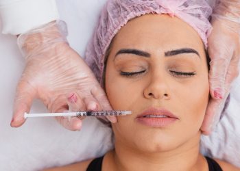 botox: che cos'è, come funziona il trattamento, prezzi, benefici e rischi