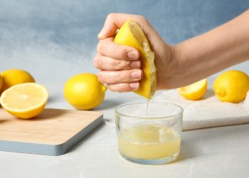 dieta del limone: che cos'è, come funziona, alimenti concessi, menù. limiti e controindicazioni