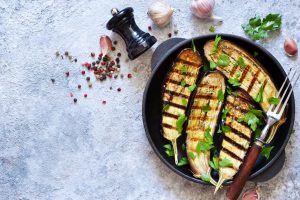 Melanzane grigliate, il contorno versatile, gustoso e leggero