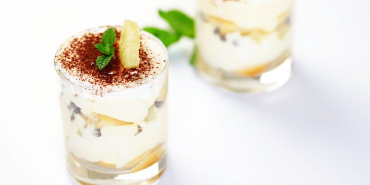 tiramisù all'ananas un dolce tradizionale dal tocco esotico