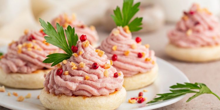 Mousse di mortadella, la spuma saporita per i tuoi antipasti