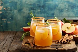 Succo di mela fatto in casa: benefici e ricetta
