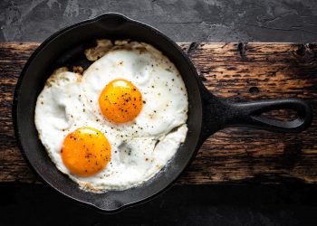 Uova al tegamino, la ricetta facile e veloce