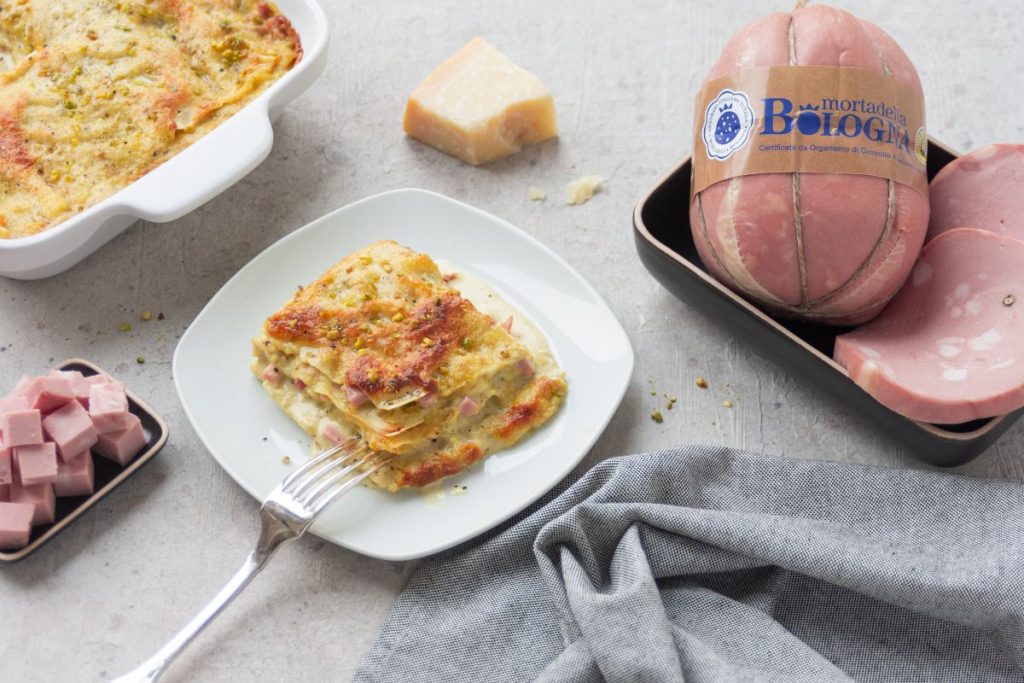 Lasagne pistacchio e Mortadella Bologna IGP, un classico ancora più goloso 5 lasagne mortadella e pistacchio