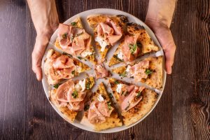 Mortadella: che cos’è, lavorazione e produzione, valori nutrizionali, benefici, idee ricette, cenni storici