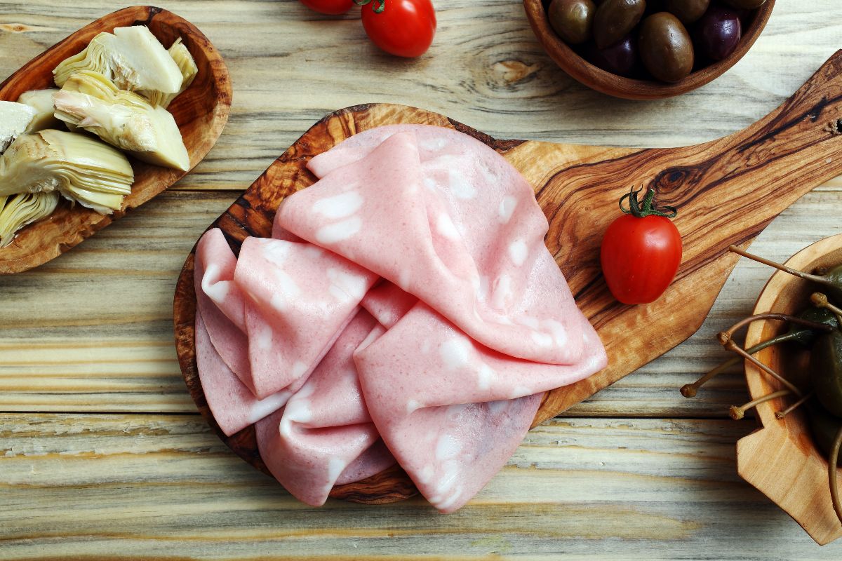 mortadella, regina rosa dei salumi