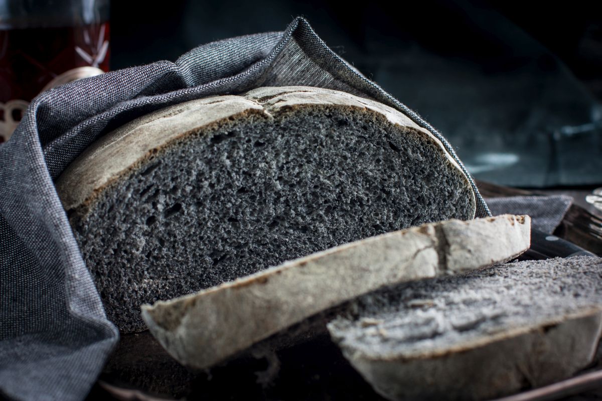 pane al carbone in alimentazione