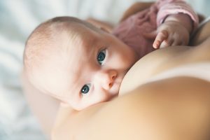 Allattamento al seno: che cos’è, come allattare, benefici, consigli pratici