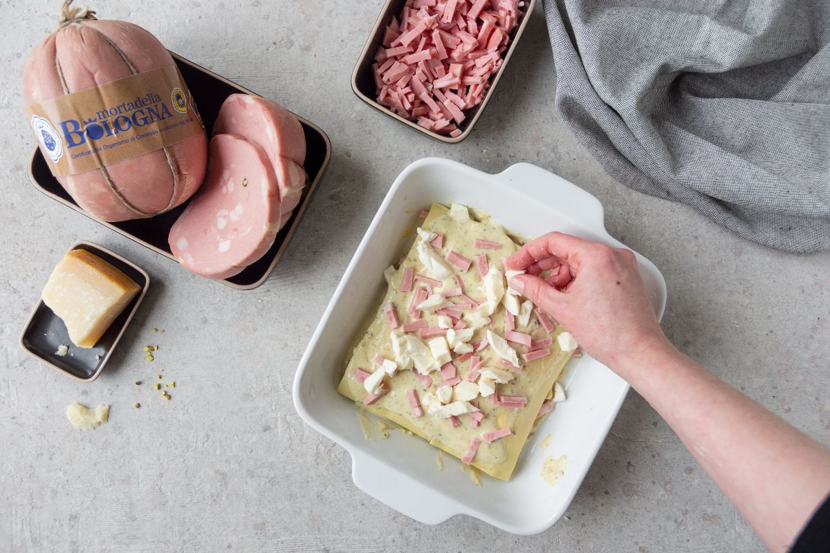 Lasagne pistacchio e mortadella, ricetta classica Melarossa