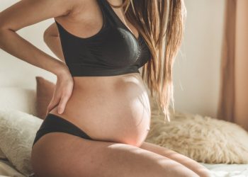 mal di schiena in gravidanza: che cos'è, cause, esercizi per rilassare la schiena