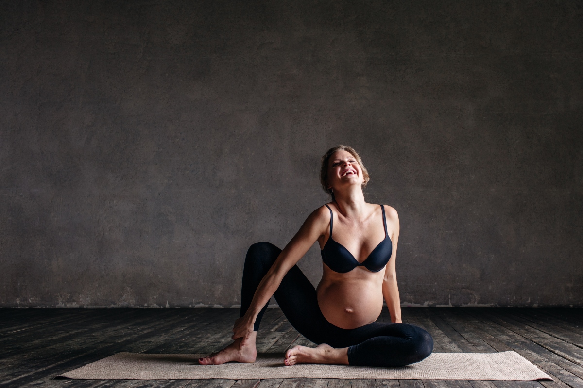benefici dello yoga in gravidanza
