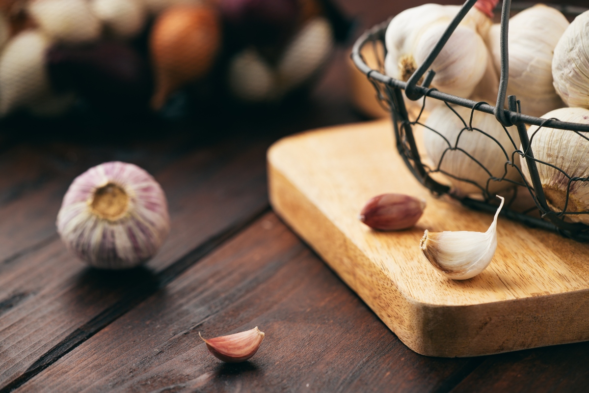 come sostituire il sale: aglio e cipolla 