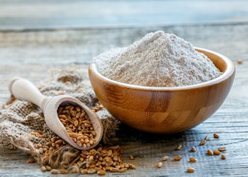 farina integrale: differenza con farina bianca, valori nutrizionali, benefici, le migliori ricette