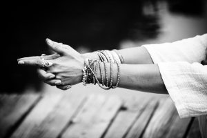 Kundalini yoga: che cos’è, come si pratica, benefici, posizioni, filosofia