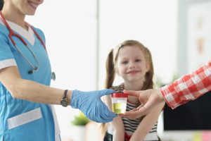 Cistite bambini: sintomi, cause, rimedi e cosa fare