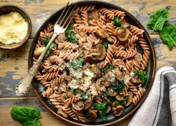 pasta integrale: che cos'è, differenze con la pasta classica, benefici, valori nutrizionali, ricette e controindicazioni