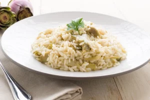 Risotto con carciofi, un primo piatto digeribile e veloce da preparare