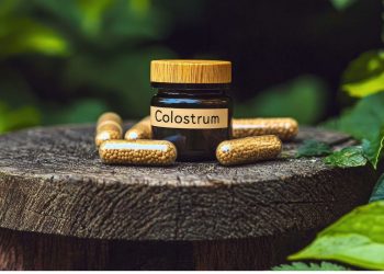 una boccetta di colostro sotto forma di integratore