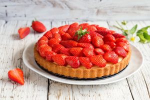 Torta alle fragole, il dolce leggero che sa di primavera