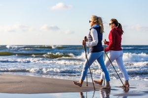 Nordic Walking: tecnica, benefici e come iniziare