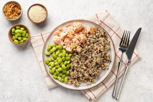 Quinoa: calorie, benefici e usi in cucina